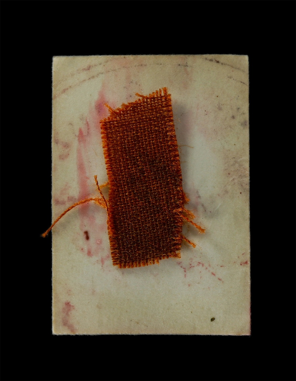 12Aug24 (112)p.jpg - รูปถ่ายหลังธงชาติ หลวงพ่อเพี้ยน อคฺคธมฺโม(พระครูวิมลสมณวัตร) วัดเกริ่นกฐิน อ.บ้านหมี่ จ.ลพบุรี ปี2543 ที่ระลึกในงานประจำปีของวัด หลังติดจีวร ปั้มตราวั [..] | https://kamulet.in.th